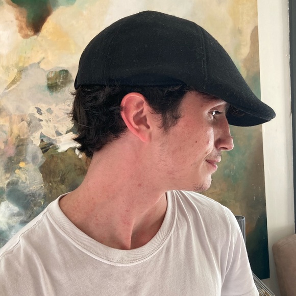 Men’s hat by Bass small, 70%polyester, 30% wool - Picture 3 of 4